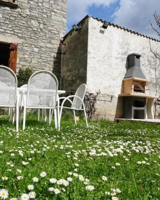 Cirjuana, casa en el centro con agradable jardín y barbacoa BY PIRINEOS 360