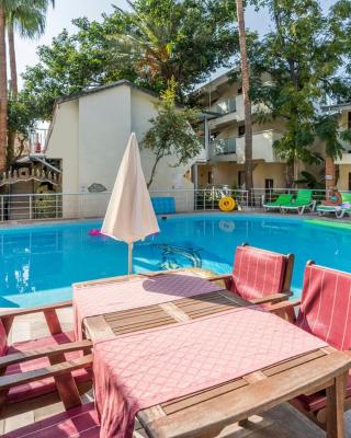Tropic Beach Club & Resort - Side