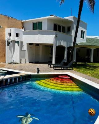 CASA con alberca, súper ubicación. Puerto de Veracruz