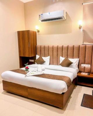 Hotel 'S' IN Ramesh Nagar