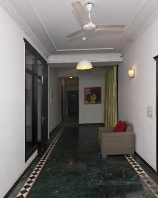 Hotel O Royal Grand Near Chhatrapati Shivaji International Airport