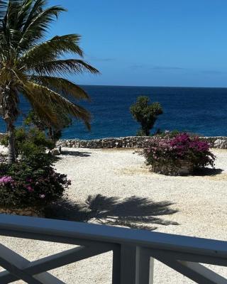Marazul Dive Resort. 3 Bedroom Seafront House. Dive, Snorkel, enjoy amazing sunsets