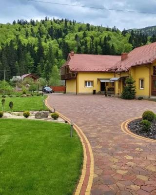 Ластівчине гніздо