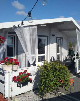 Domki LA MER z własnymi ogródkami- Balia z jacuzzi ,sauna ,rowery, klimatyzacja