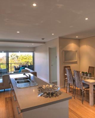 Beach Karma - Three-Bedroom Beachside Escape with Heated Communal Pool in Agnes Water