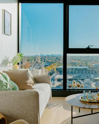 Skyone Lux 2Bed room Aprt in BoxHill with car park