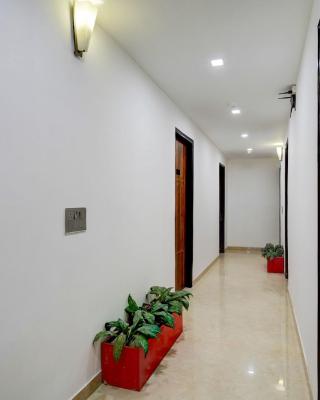 Super Townhouse Status By Sbg Near Anand Vihar Vaishali Metro Station