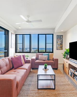 Marina Outlook - Scenic Waterfront Living with Pool