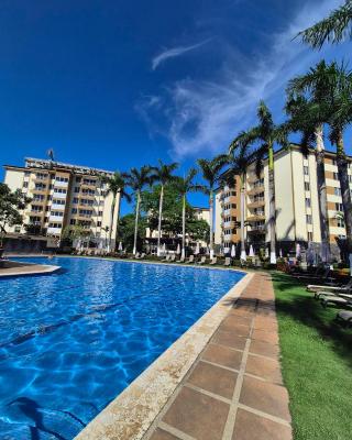 3 BR Condo, Playa y Surf, especial para familias Costa Linda 4-19