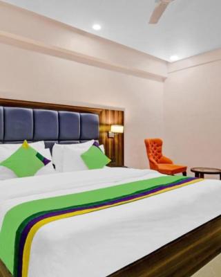 Hotel Premium Family Room by Star Taj - Near Taj mahal