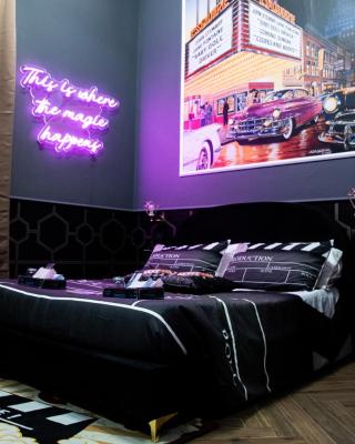 One of one Experiences - CINEMA ROOM