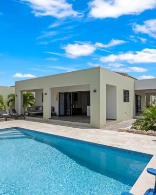 Villa Jasmijn met privézwembad, Mambo Beach
