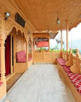 The Heritage Group Of Houseboats