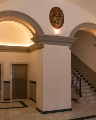 MARI Luxury Rooms and Suites