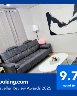 On the main street of HBC #4