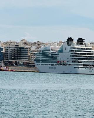 Royal Red suite No2 PIRAEUS PORT