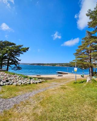 Hällestrand Semesterby R12