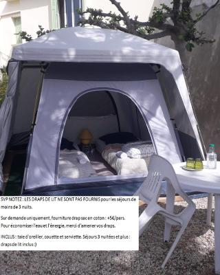 Deux tentes confortables dans un joli jardin idéalement situé