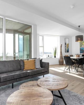 Spacious Luxury 3BR Apartment with 2 bathrooms 1003