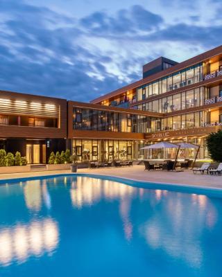 Sky Blue Hotel & Spa