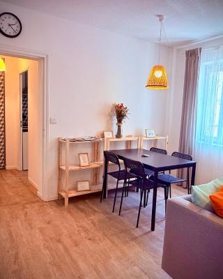 Apartment-NO elevator-Free private parking-Self check in !! Appartement-PAS ascenseur-Parking privé gratuit-Arrivée autonome!!