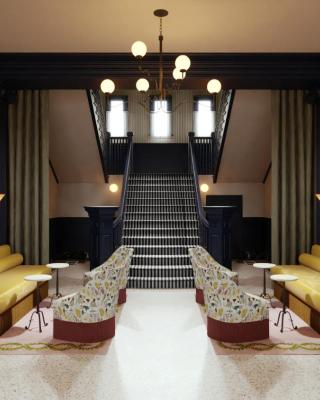 MarQueen Hotel