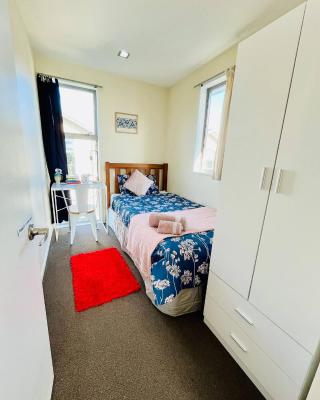 City Fringe Private Room - Your Urban Escape!