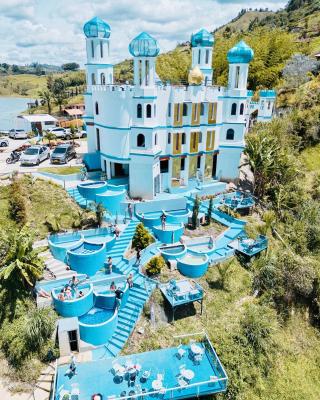 Hotel y Termales Castillo Del Lago Guatape