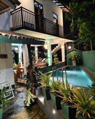 Peacock's Paradise Safari Hostel