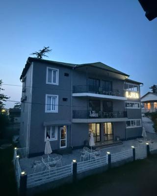 LUNA Hotel
