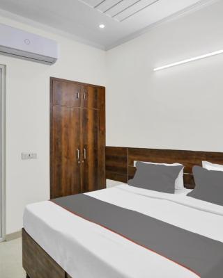Collection O Raksha Inn Near PVR Ansal Plaza Greater Noida