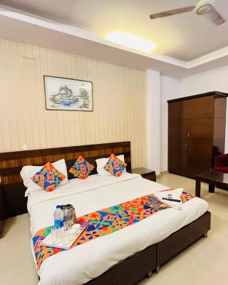 Hotel RedStone - Near IGI Airport