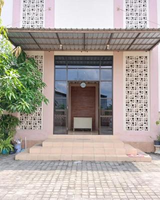 RedDoorz Syariah near Masjid Al-Aqsha Klaten