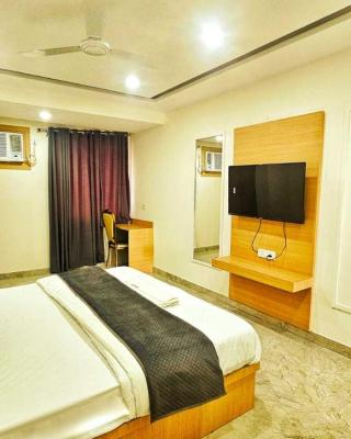 Hotel Castle Inn Near Yashobhoomi