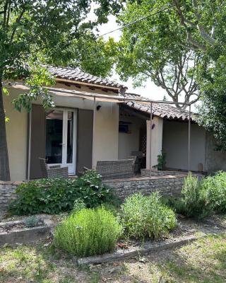 Studio indépendant avec jardin