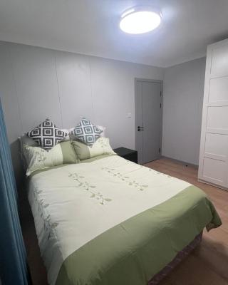 Modern Ensuite Double Bedroom in Dundrum