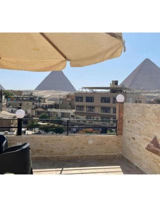 Red Pyramids Hotel