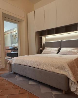 Indipendent Studio Apartment with Terrace - Parking