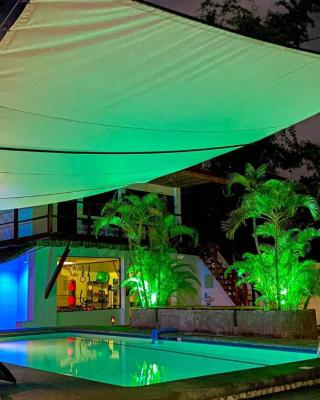 Parrot Resort Moalboal
