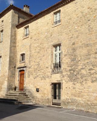 Prieuré du 17è dans l'Ardèche méridionale