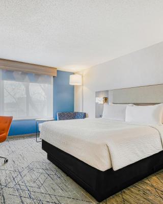 Holiday Inn Express & Suites Buffalo Airport by IHG