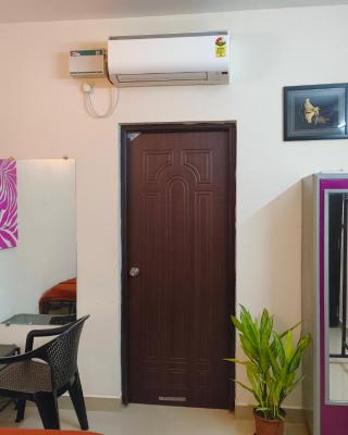 Coconut Inn - Parra Goa