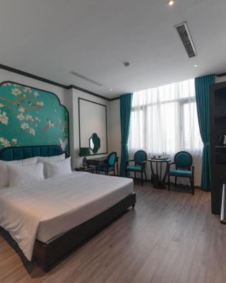 Azen Lakeside Hotel & Travel