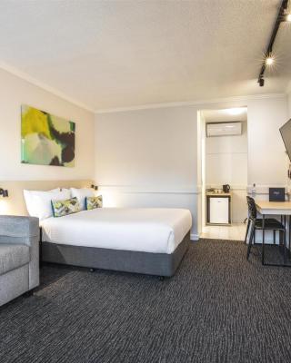 Nightcap at Matthew Flinders Hotel