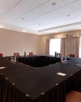 Ramada by Wyndham St Paul AB
