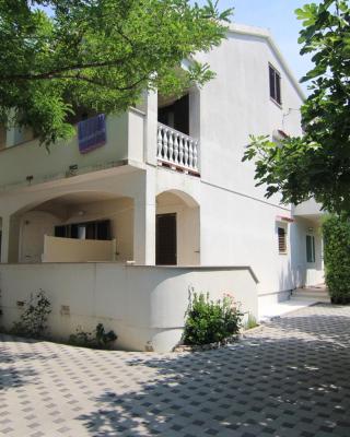 Apartmani Eta