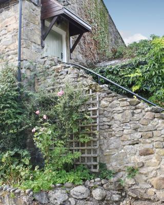 Foal Barn Cottages - Hayloft - Spennithorne