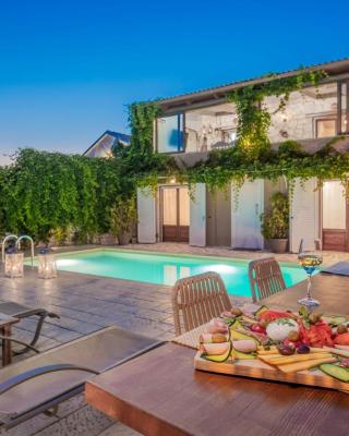 Villa Tramonto with Private Heated Pool, by ZanteWize