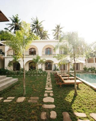 TWINFIN Surf House