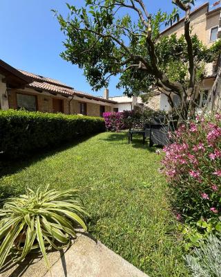 IL CORTILE DELLE ZAGARE